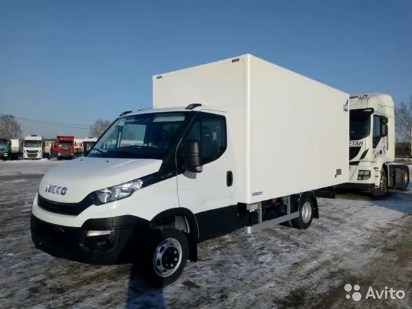 Промтоварный фургон Iveco Daily 70C15