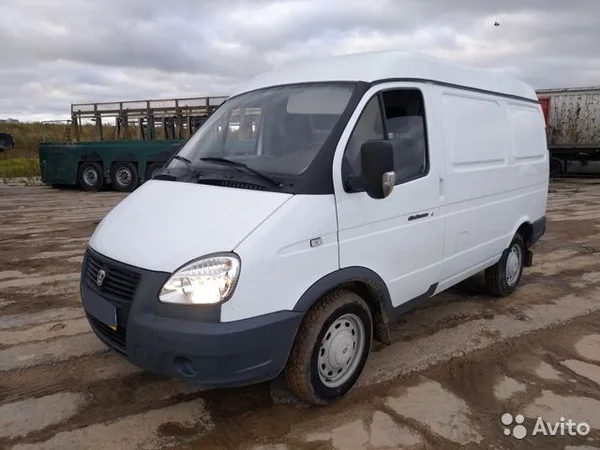 Цельнометаллический фургон ГАЗ 2752 Соболь