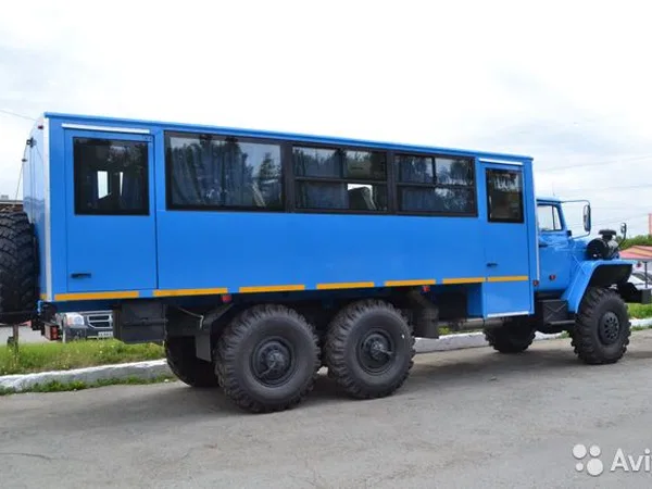 Вахтовый автобус УРАЛ 3255 28 мест
