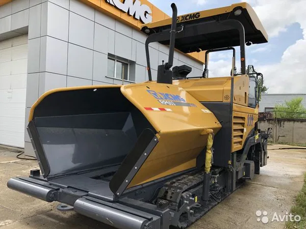 Асфальтоукладчик XCMG RP603