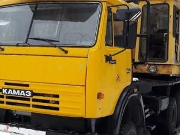 Экскаватор-планировщик КамАЗ 53228