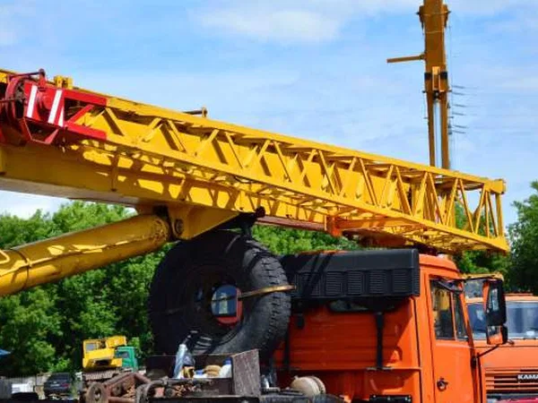 Установка гуська (гусёк, удлинитель стрелы) с кабельной разводкой КС-45717-1Р.62.000-3