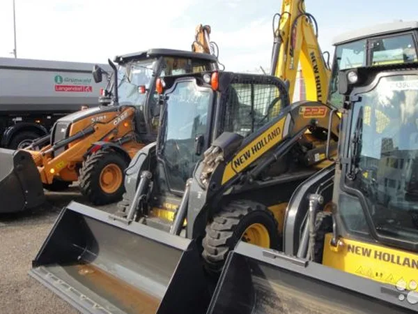Мини-погрузчик New Holland L223