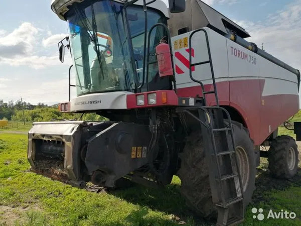 Зерноуборочный комбайн Ростсельмаш TORUM 750