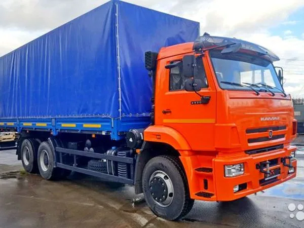 Тентованный грузовик КамАЗ 6520