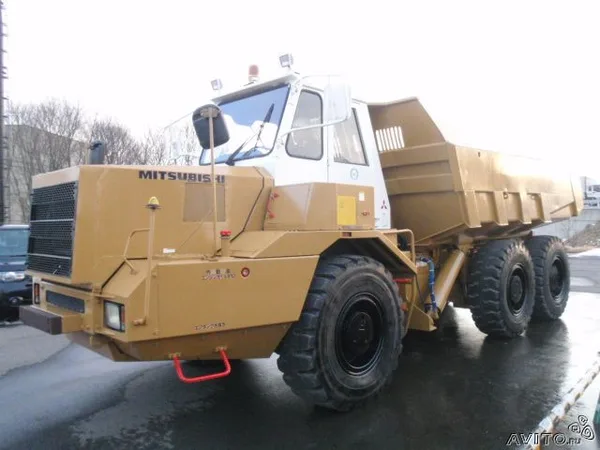 Карьерный самосвал MMC M26