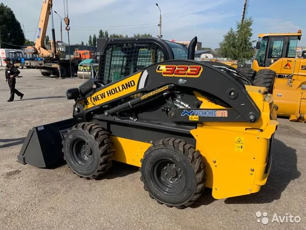 Мини-погрузчик New Holland L323