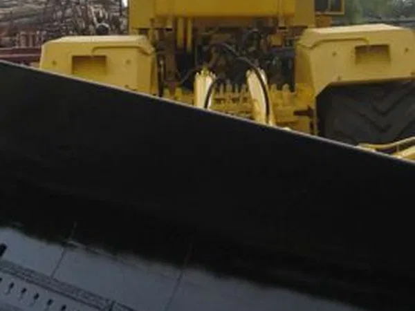 Колесный бульдозер Кировец ДМ-15