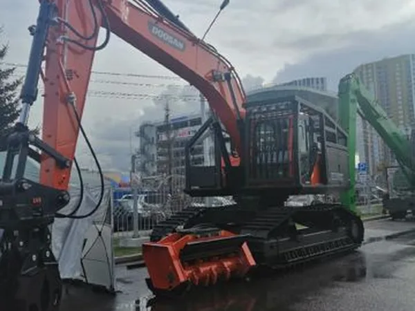 Гусеничный харвестер Doosan DX260 LCA