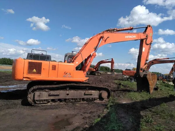 Гусеничный экскаватор Hitachi ZX450H