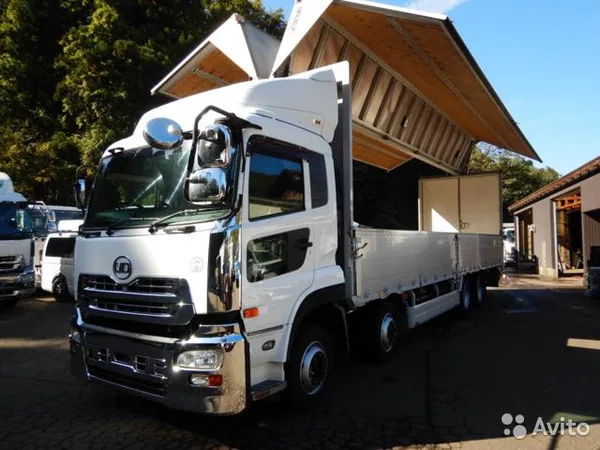 Грузовой фургон Nissan Diesel Quon