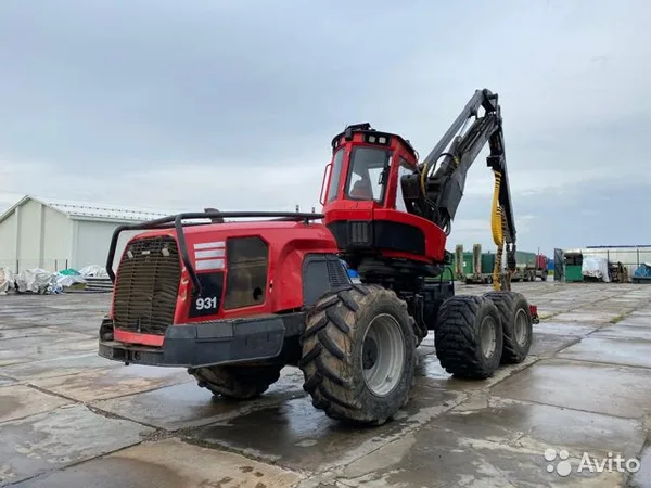 Колесный харвестер Komatsu 931