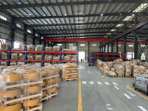 Каток опорный на Komatsu PC 4000 97077140
