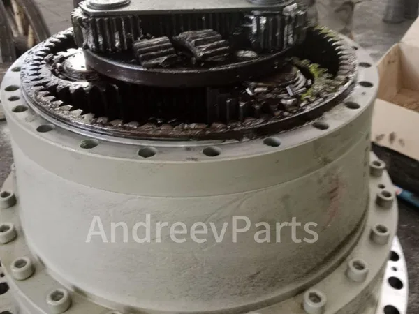 Редуктор Liebherr 90024170R