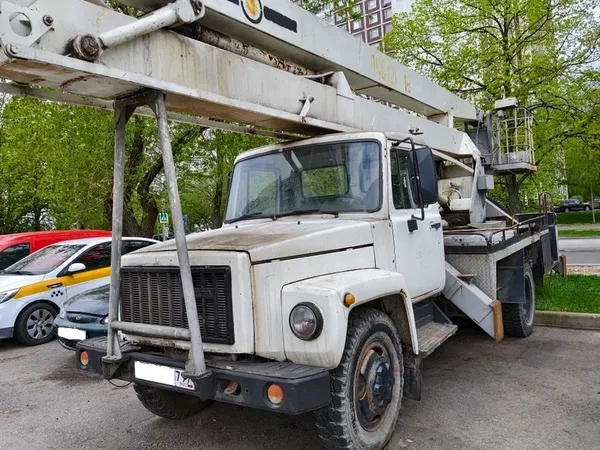 Продаю Автовышку (АГП) на шасси ГАЗ 2005 год