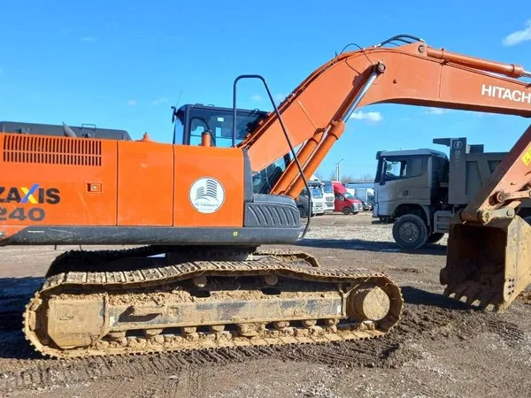 Экскаватор Hitachi 240