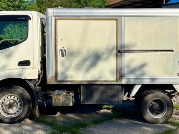 Продаю грузовик Toyota Dyna 2001