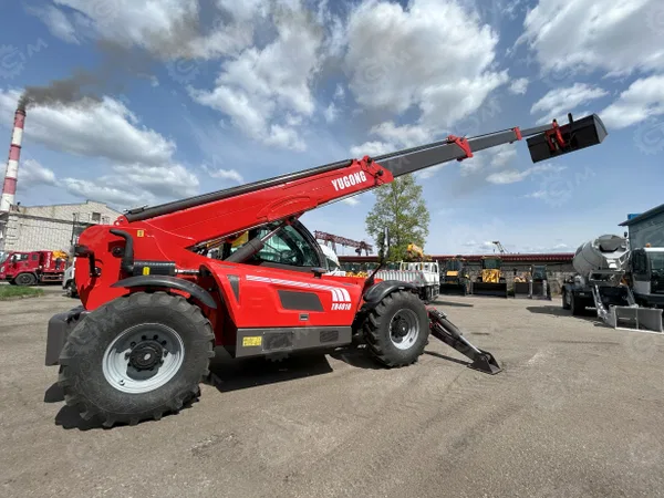 Телескопический погрузчик Yugong TR4018 4WD крабовый ход гп 4 тонны высота 18м с ковшом 2,2м3