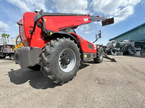 Телескопический погрузчик Yugong TR4018 4WD крабовый ход гп 4 тонны высота 18м с ковшом 2,2м3