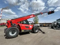 Телескопический погрузчик Yugong TR4018 4WD крабовый ход гп 4 тонны высота 18м с ковшом 2,2м3
