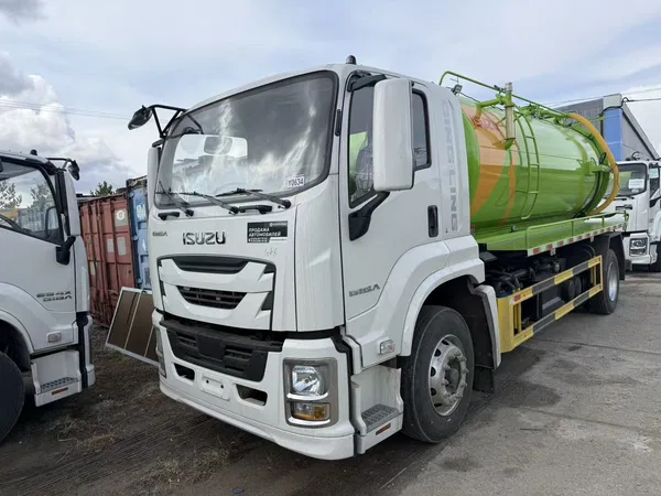 Илосос 12m3 ISUZU GIGA