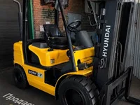 Вилочный погрузчик : Hyundai 30DF-7