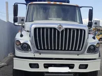 Седельный тягач International 7600
