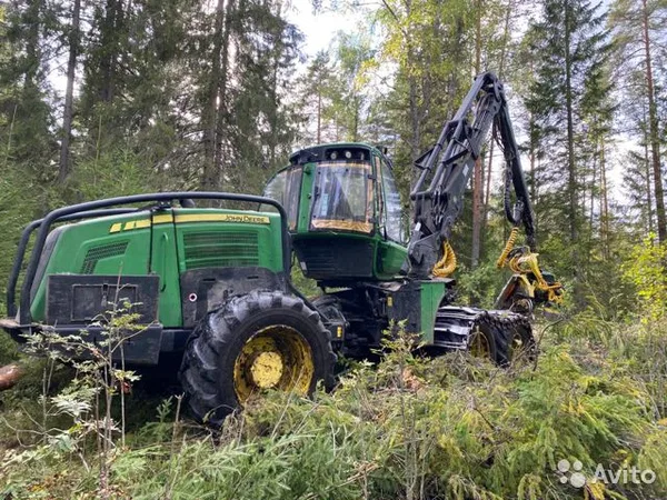 Колесный харвестер John Deere 1270E