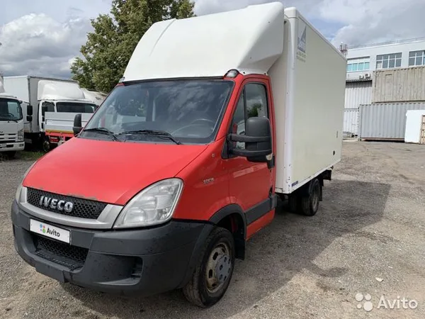 Промтоварный фургон Iveco Daily