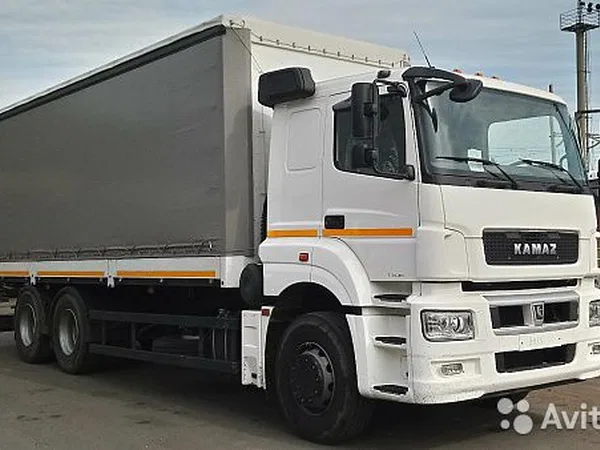 Тентованный грузовик КамАЗ 65207