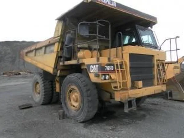 Карьерный самосвал Caterpillar 769D