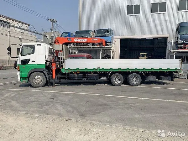 Бортовой грузовик с КМУ HINO Profia