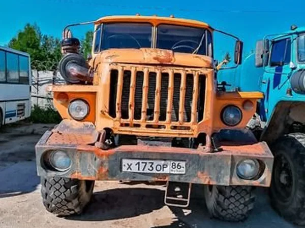 Автоцистерна УРАЛ АЦПТ-10