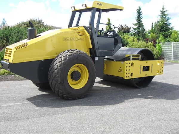 Грунтовый каток Bomag BW216D-40