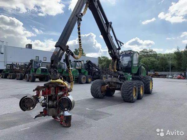 Колесный харвестер John Deere 1270E