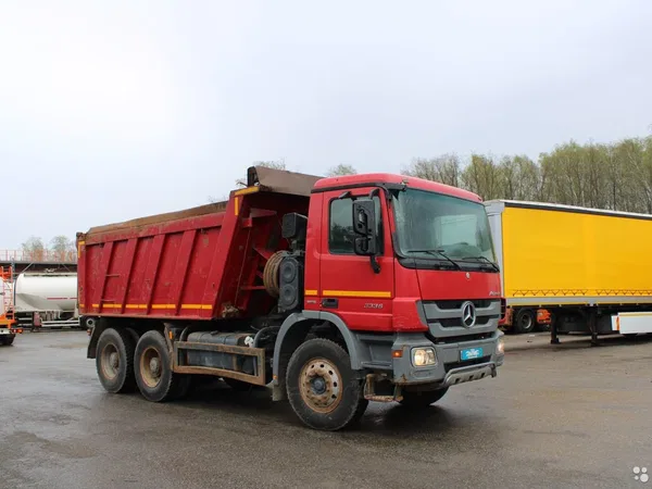 Самосвал Mercedes-Benz Actros