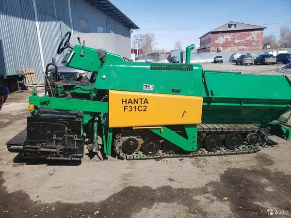 Асфальтоукладчик Hanta F31C2