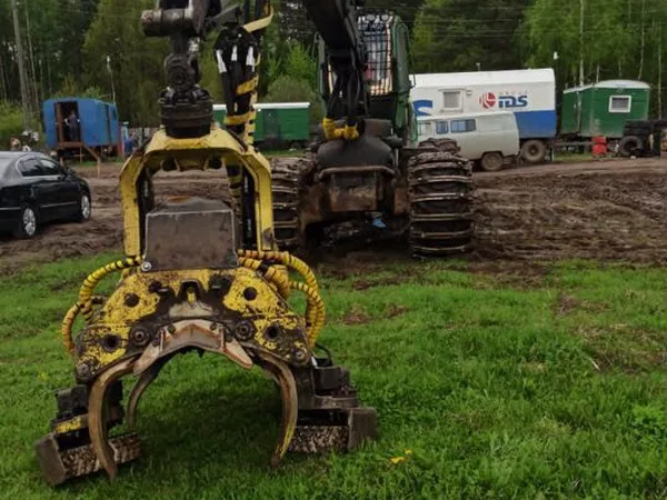 Колесный харвестер Jhone Deere 1270E