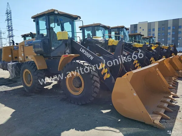 Фронтальный погрузчик XCMG LW300FN