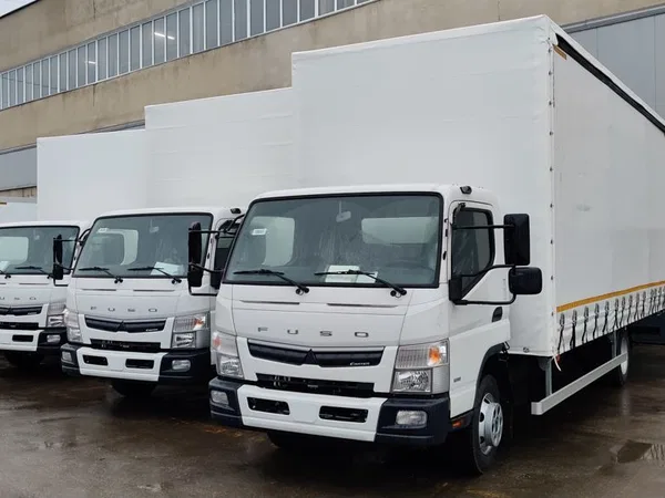 Тентованный автомобиль Mitsubishi Fuso Canter