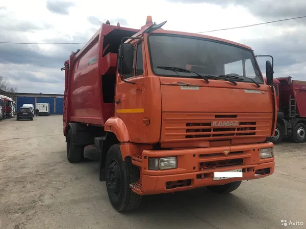 Мусоровоз КОММАШ Арзамас КО-440В на шасси КамАЗ