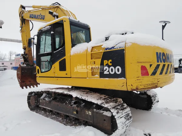 Гусеничный экскаватор Komatsu PC200-8M0