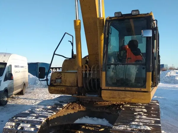 Гусеничный экскаватор Komatsu PC200-8M0