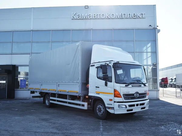 Тентованный грузовик Hino 500