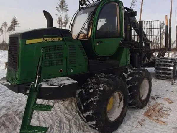 Форвардер John Deere 1510E