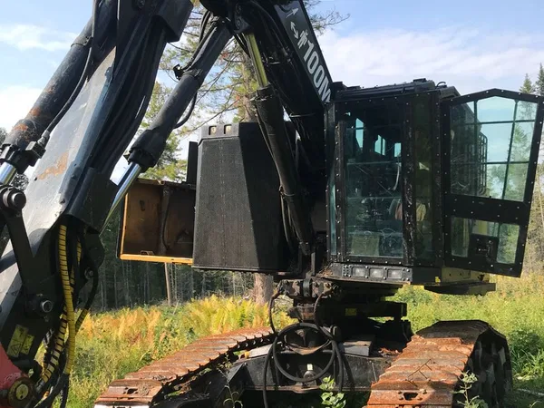 Валочно-пакетирующая машина Caterpillar 522