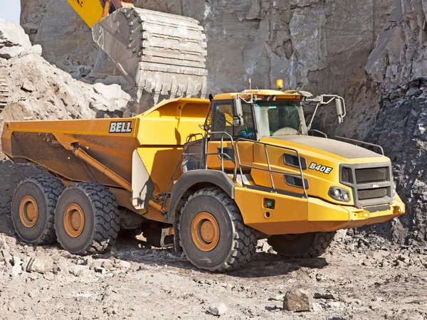 Сочлененный самосвал BELL B40E