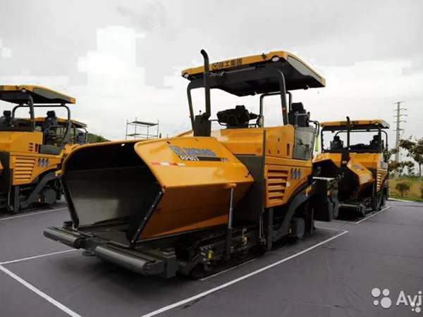 Асфальтоукладчик XCMG RP803