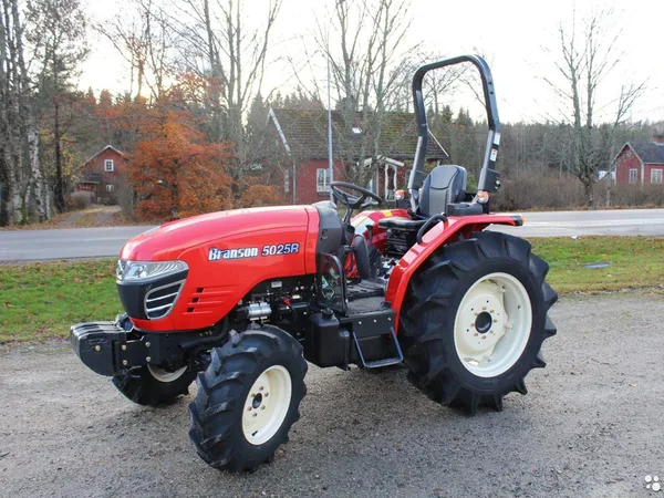 Мини-трактор Branson 5025R