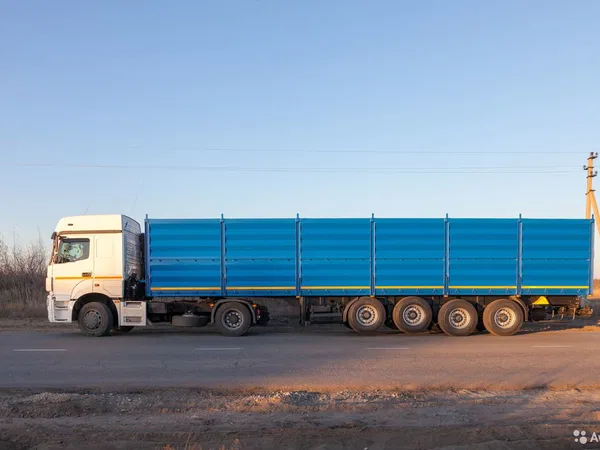 Полуприцеп зерновоз Планета 5529Т1